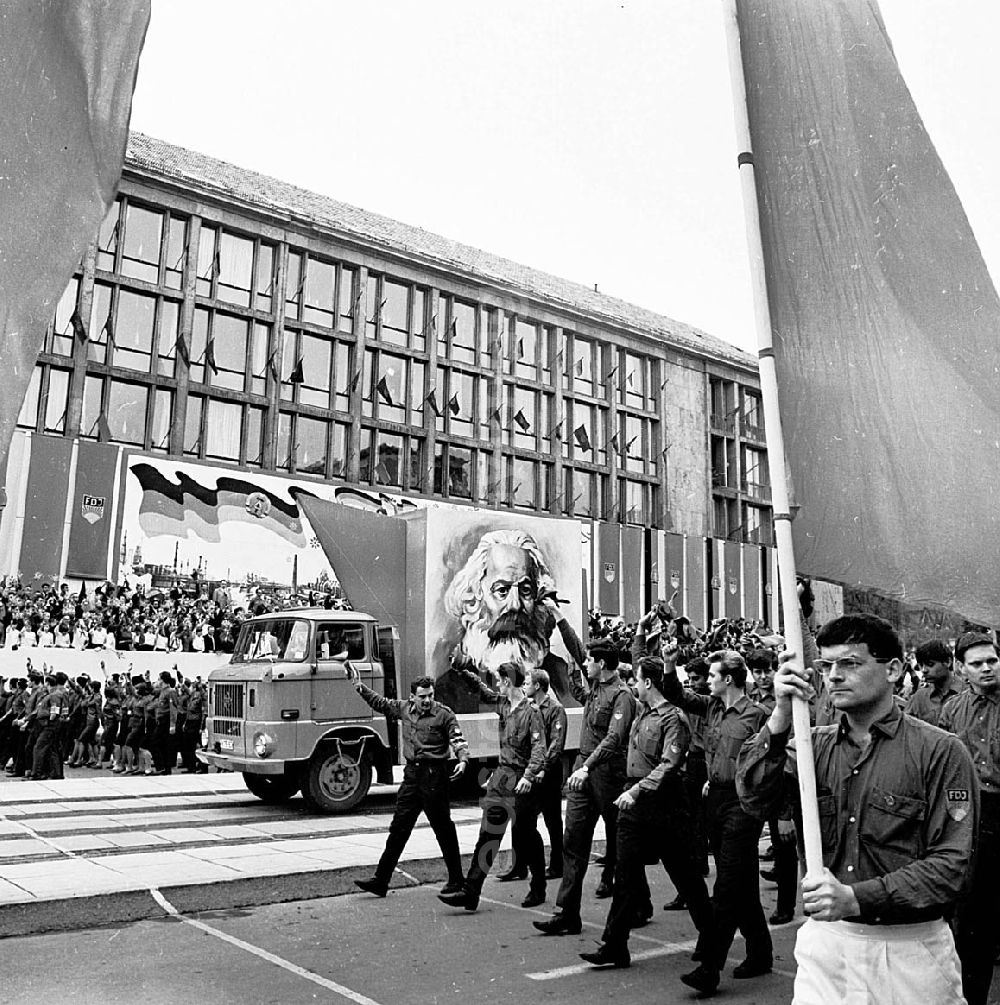 GDR image archive: Chemnitz (Sachsen) - 1967 VIII. Parlament der Freien Deutschen Jugend (FDJ) in Karl-Marx-Stadt, heute Chemnitz (Sachsen)