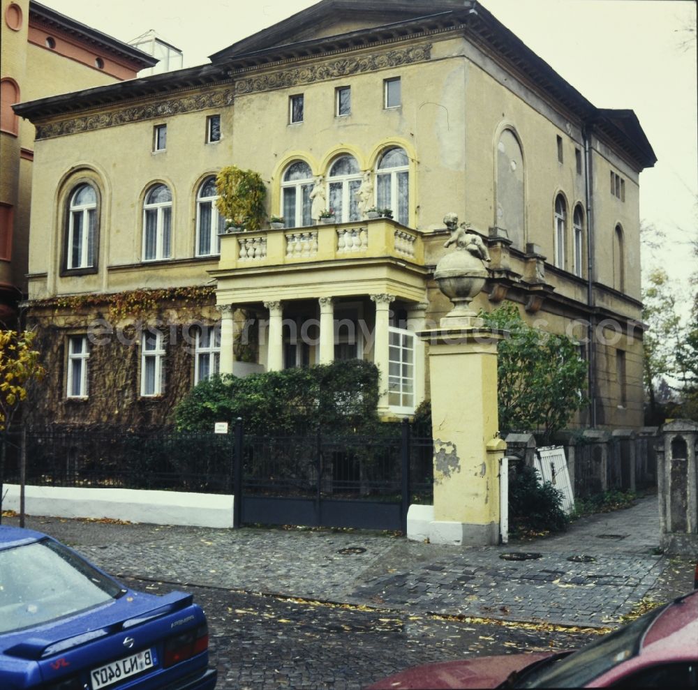 GDR image archive: Potsdam - Facade of the villa am Muehlenweg in the district Noerdliche Vorstadt in Potsdam in the state Brandenburg on the territory of the former GDR, German Democratic Republic