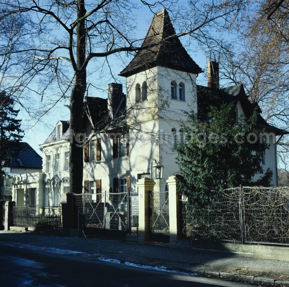 GDR photo archive: Potsdam - Facade of the villa an der Virchowstrasse in the district Babelsberg in Potsdam in the state Brandenburg on the territory of the former GDR, German Democratic Republic