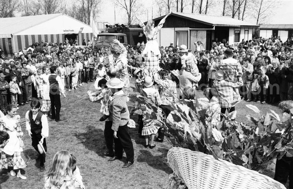 GDR image archive: - Volks- und Tanzfest in Wittenberge Umschlag:7373