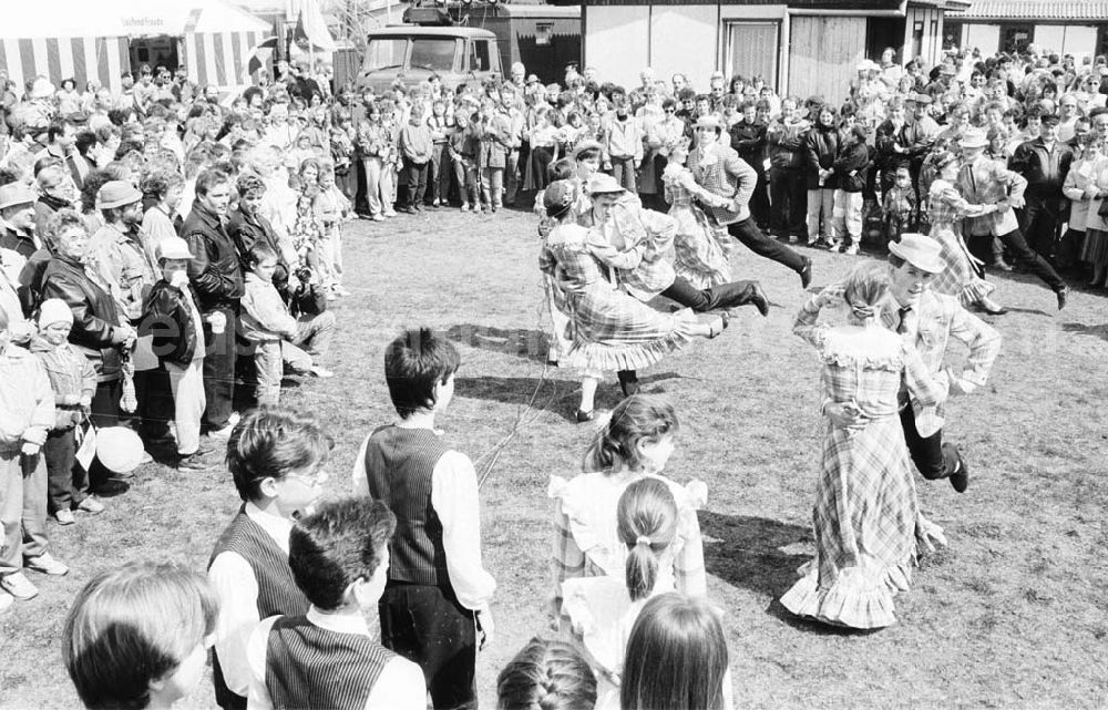 GDR picture archive: - Volks- und Tanzfest in Wittenberge Umschlag:7373