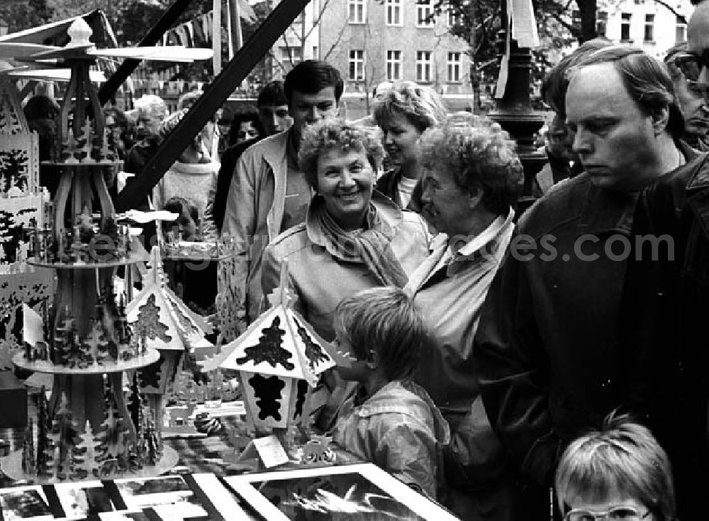GDR photo archive: Berlin - 07.10.1986 Volksfest Arkonaplatz und Thälmann Park Umschlagnr.: 111