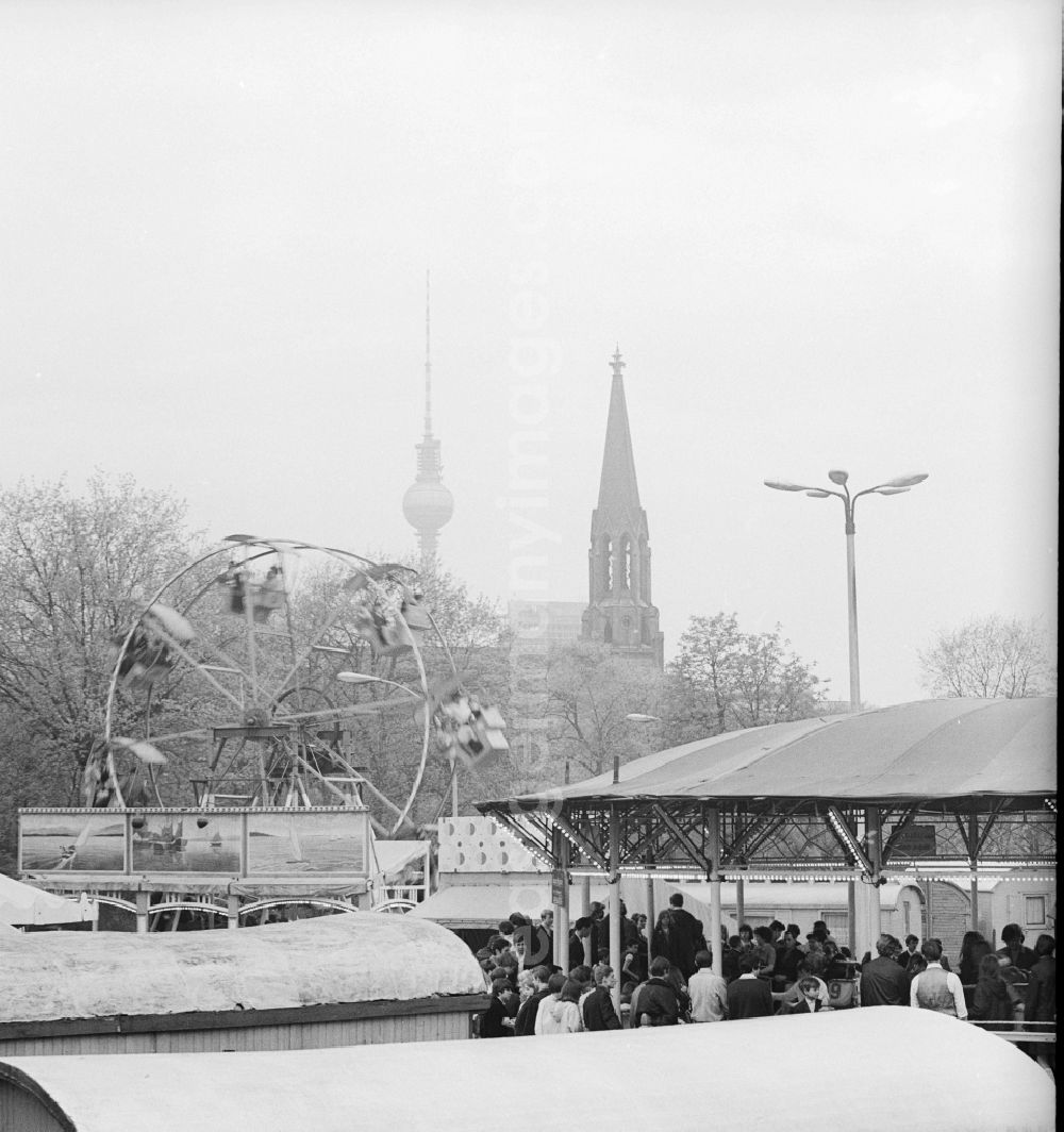 GDR image archive: Berlin - Carnival, fairground in the square in front of St. Mary's Church in Berlin, the former capital of the GDR, the German Democratic Republic
