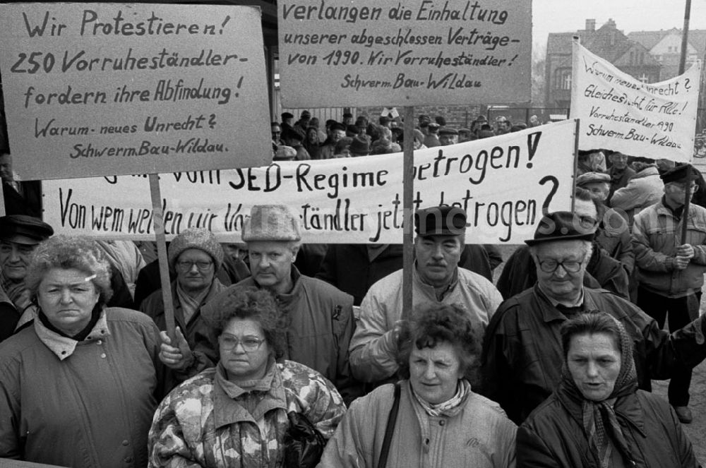 GDR photo archive: Wildau - Vorruheständler von Wildau 25.2.92 ND/Lange