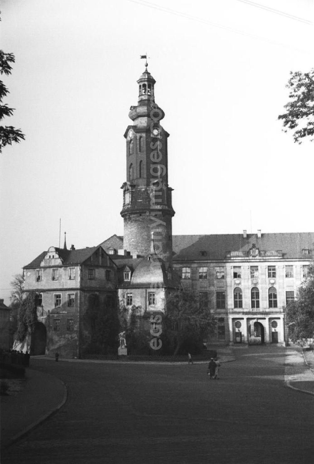 GDR photo archive: Weimar - Blick auf das Weimarer Stadtschloss / Stadtschloß ein Teil vom UNESCO Weltkulturerbe. Bestmögliche Qualität nach Vorlage!