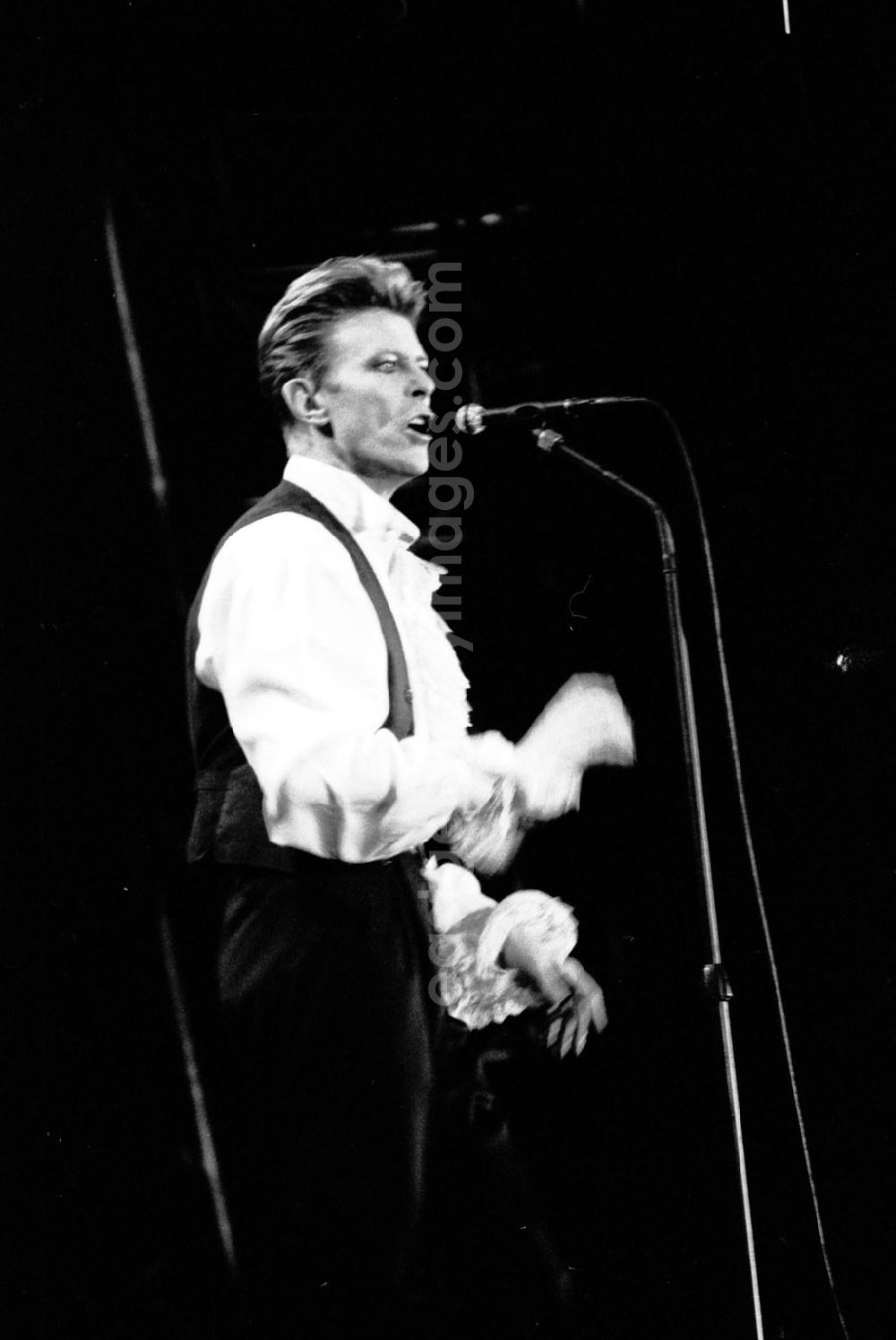 GDR image archive: Berlin-Weißensee - Weißensee/Berlin Bowie Konzert 31.08.9