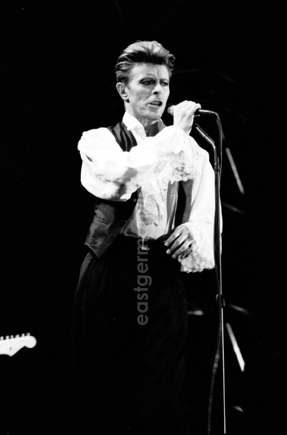 GDR photo archive: Berlin-Weißensee - Weißensee/Berlin Bowie Konzert 31.08.9