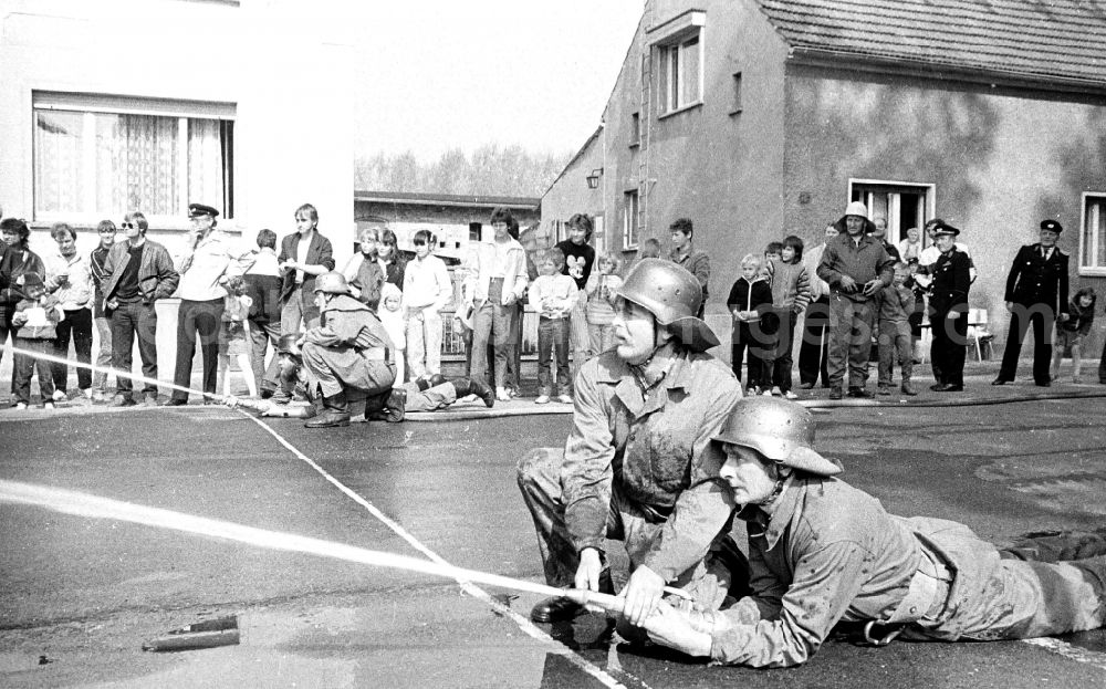 GDR photo archive: Plessow - Competition event of the volunteer fire brigade during the 70