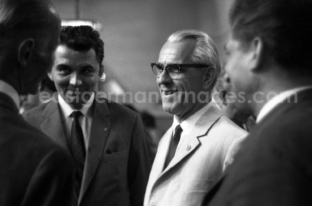 GDR picture archive: Dresden - Willi Stoph, then Chairman of the Council of Ministers of the GDR, visiting the Moritzburg Stallion Parade / VE Stallion Depot Moritzburg in the state Saxony on the territory of the former GDR, German Democratic Republic