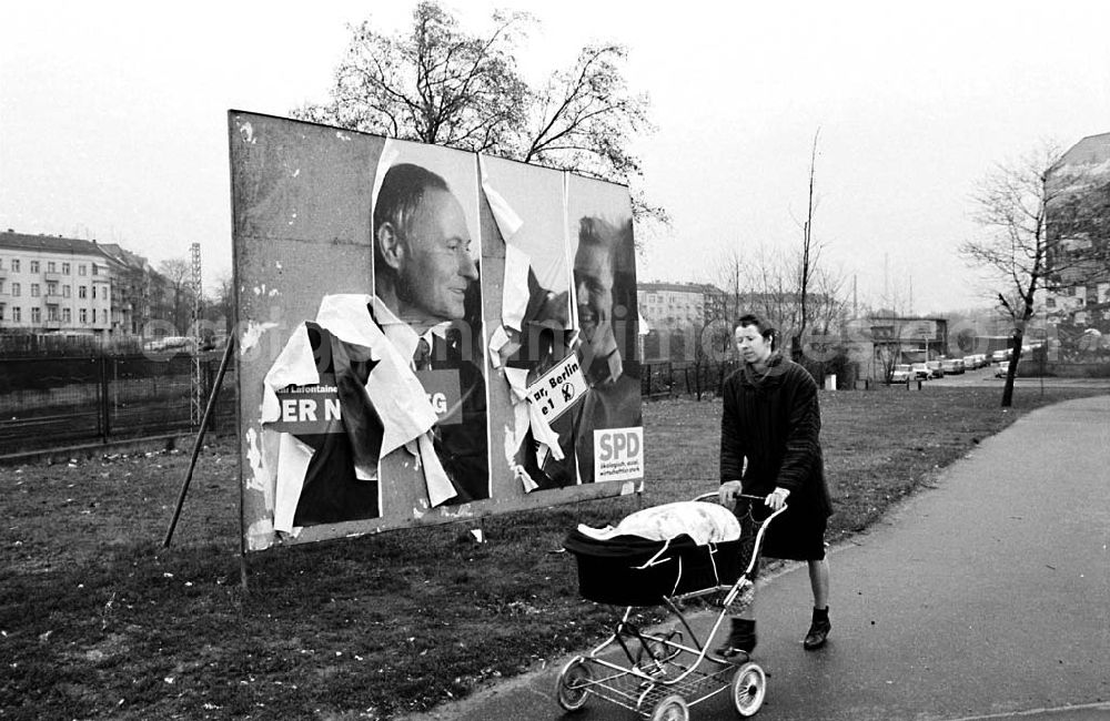 GDR image archive: Berlin - Nach der Wahl 3.12.1990 Winkler Umschlag Nr. :15