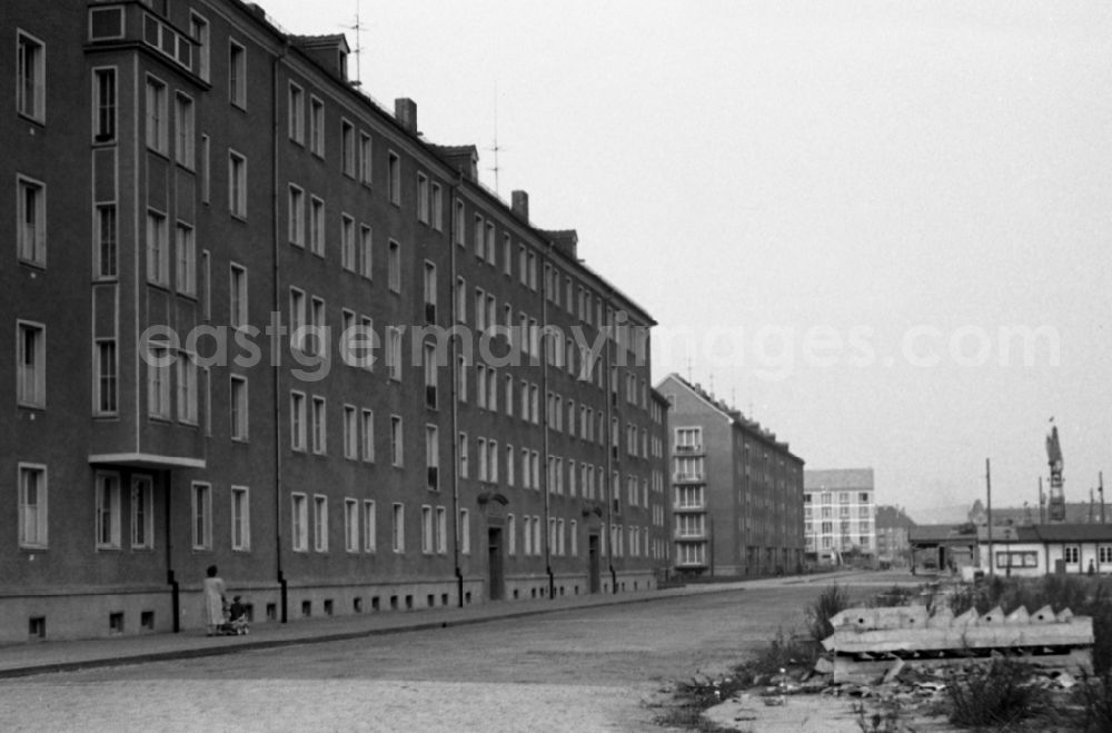 Dresden: Residential buildings on Mueller-Berset-Strasse in the Striesen district in Dresden in the state Saxony on the territory of the former GDR, German Democratic Republic