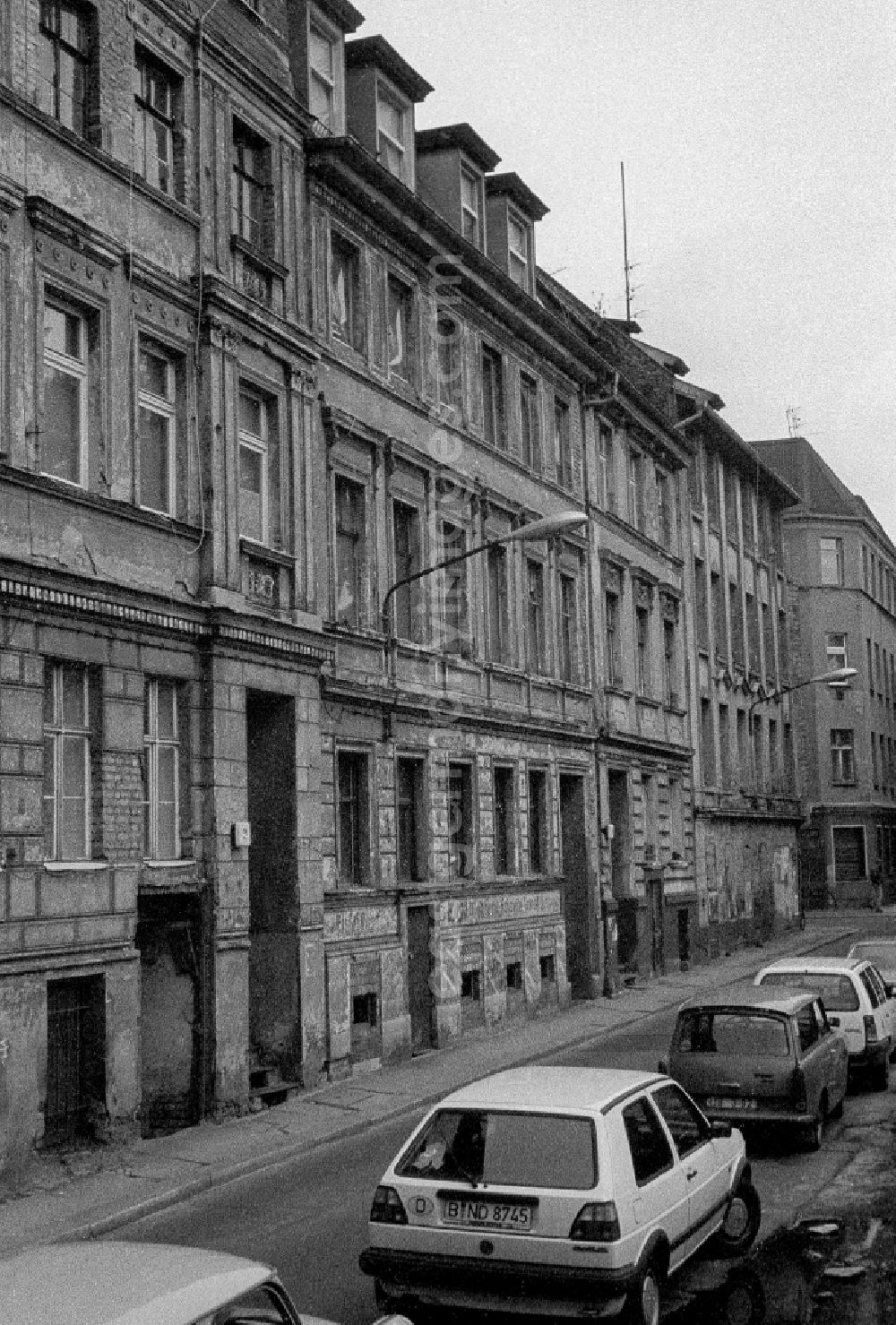GDR image archive: Berlin - Facades of an old apartment building settlement in the Scheunenviertel on Steinstrasse in the Mitte district of Berlin East Berlin in the area of the former GDR, German Democratic Republic
