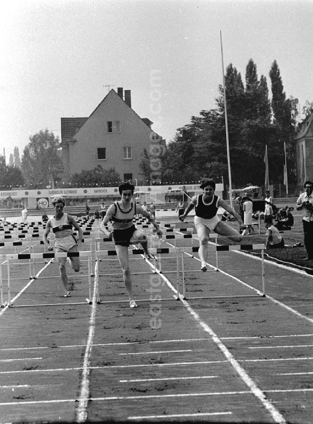 GDR picture archive: Halle - 27. -30.07.1967 XX. Leichtathletik Meisterschaft Halle Karin Balzer Vorlauf 8