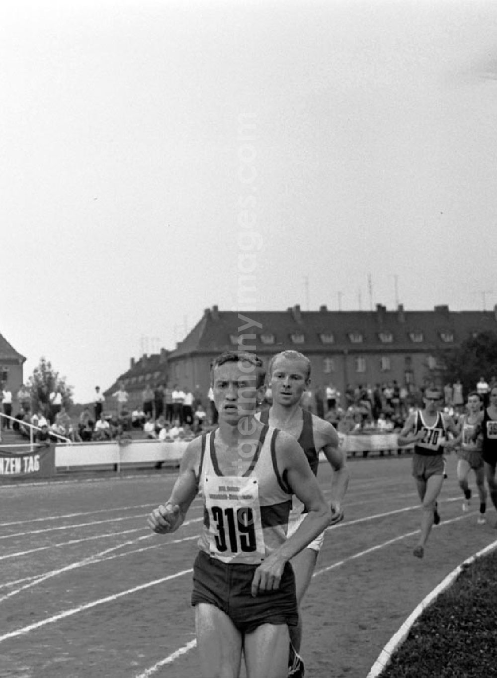 GDR photo archive: Halle - 27.-30.07.1967 XX. Leichtathletik Meisterschaft Halle 400m, 1.Max Klauß (1
