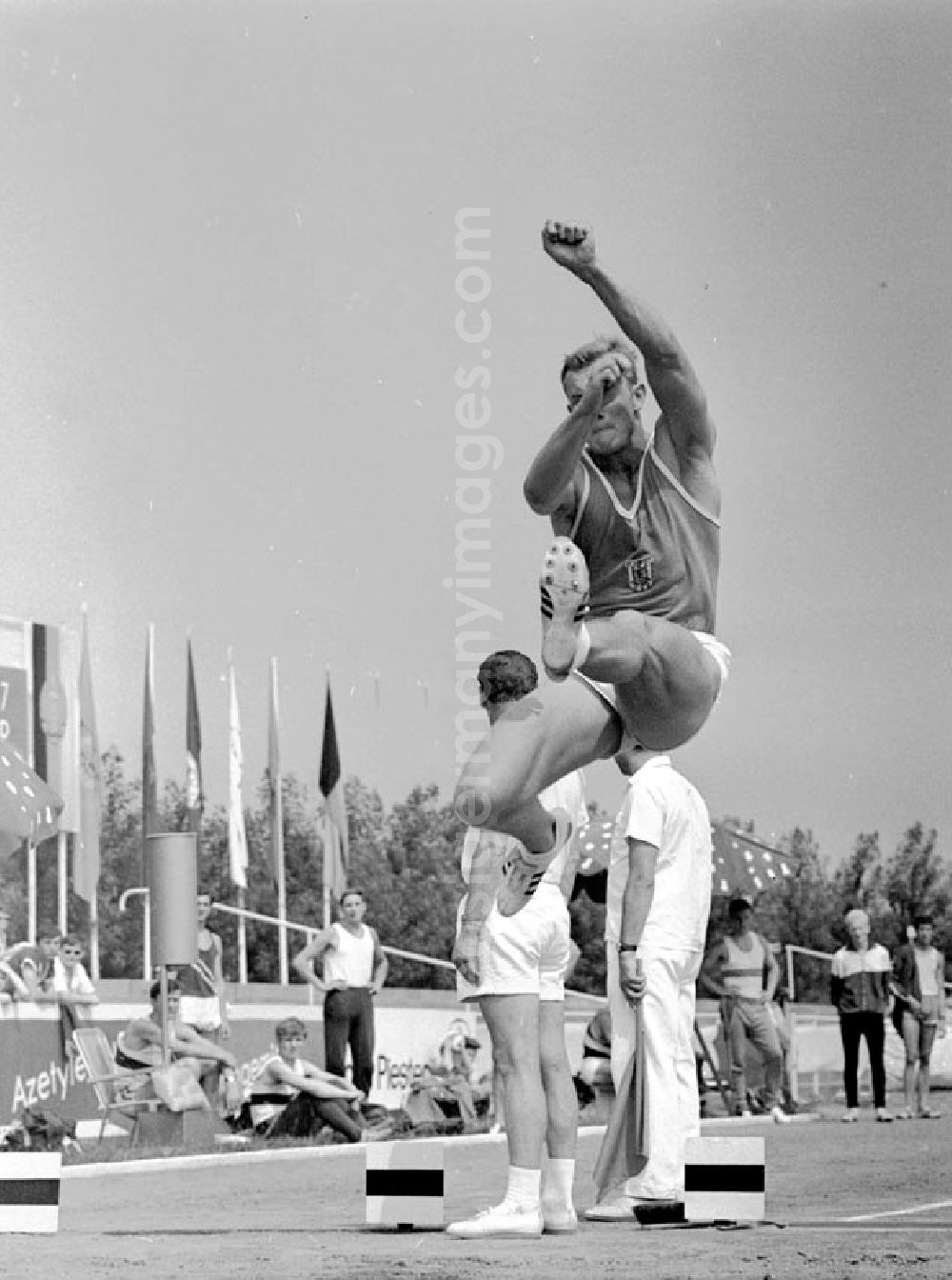 GDR picture archive: Halle - 27.-30.07.1967 XX. Leichtathletik Meisterschaft Halle Max Klauß, Weitsprung (1