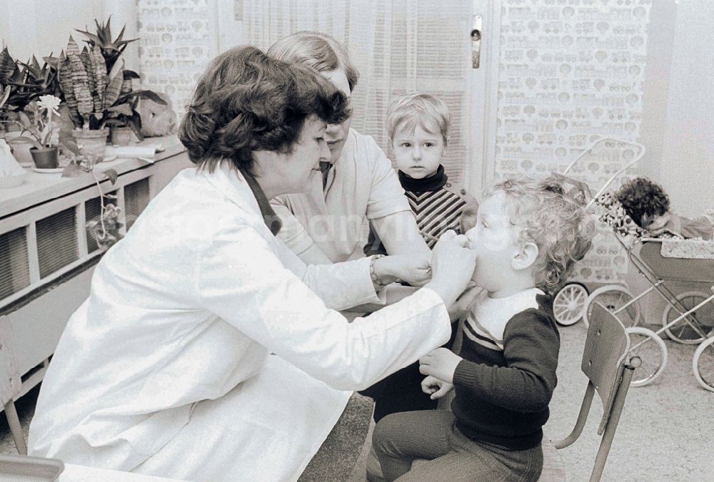 Berlin: Dental-medical precaution investigation in the nursery school in Berlin, the former capital of the GDR, German democratic republic