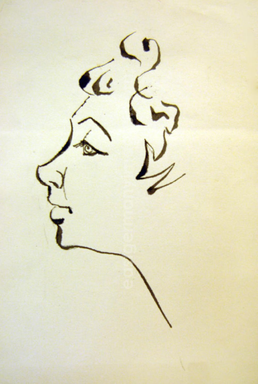 GDR picture archive: Berlin - Zeichnung von Herbert Sandberg Frau im Profil 9,5x18,5cm Feder und Pinsel. Eine junge Frau mit Locken im Profil.