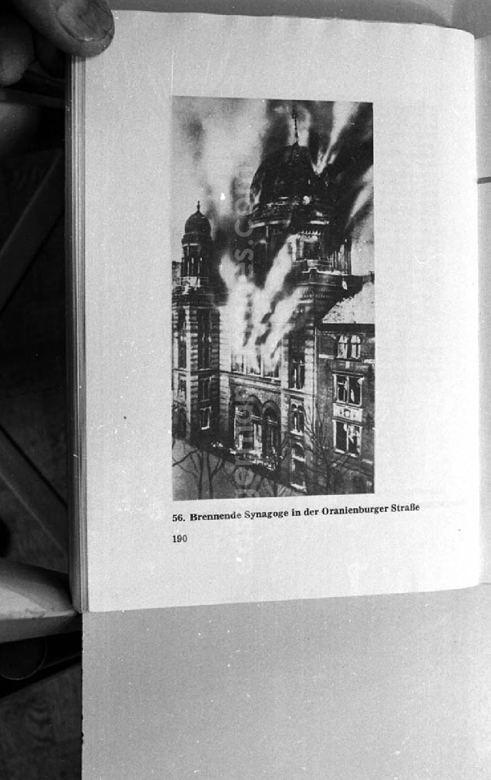 GDR image archive: - 03.11.1986 Zeitungsreproduktionen Umschlagnr.: 12