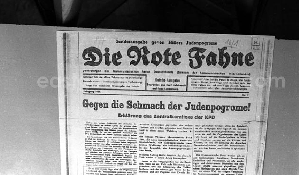 GDR picture archive: - 03.11.1986 Zeitungsreproduktionen Umschlagnr.: 12