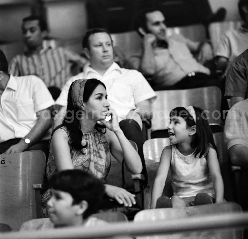 GDR image archive: Havanna - Audience at a sports event in Havanna in Kuba