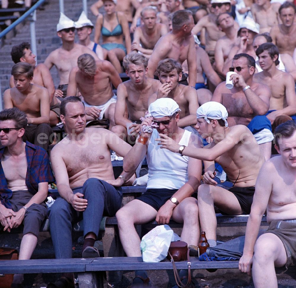GDR picture archive: Leipzig - Spectators sit in the stands in Leipzig's Central Stadium during the V. Gymnastics and Sports Festival of the GDR from 24 to 27