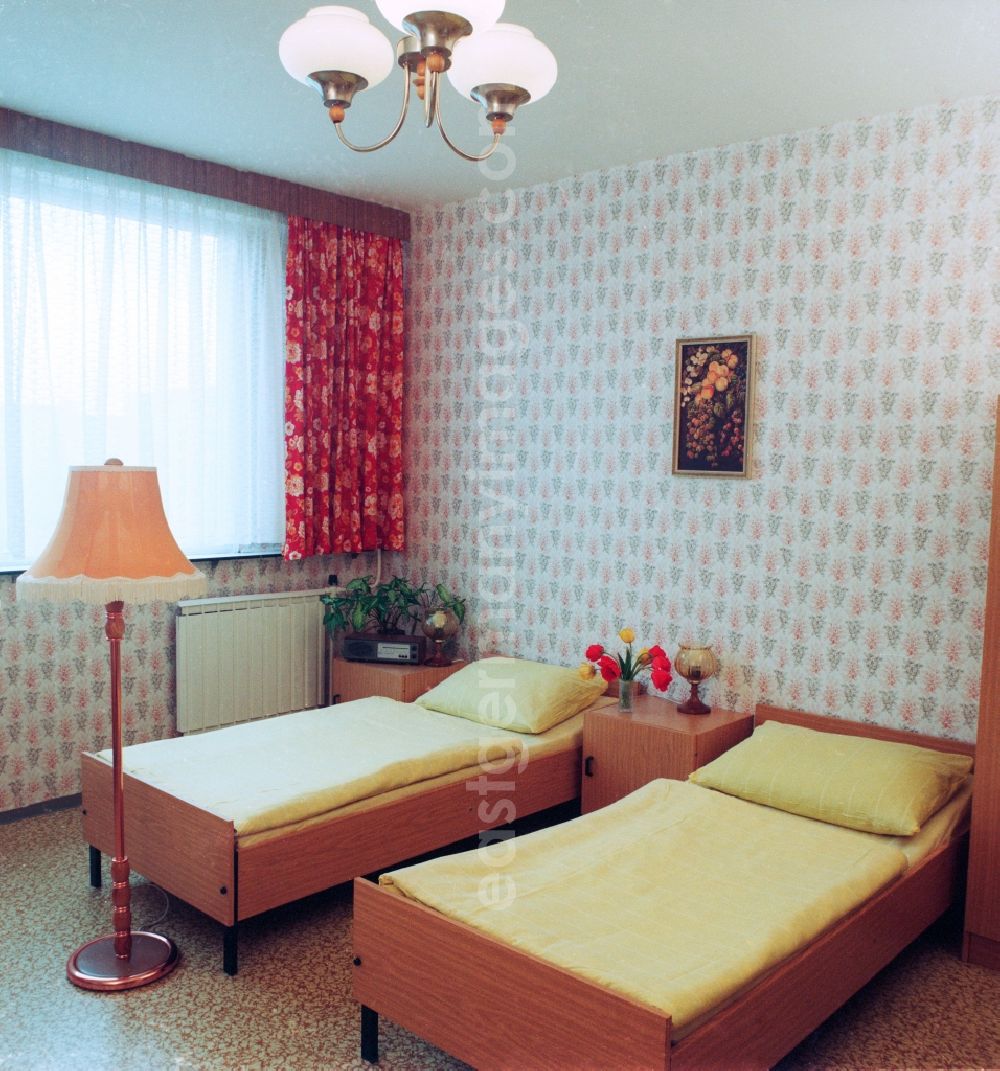 Berlin: Room in workers' hostel at the Lenin Avenue, today Landsberger Allee, corner Ho Chi Minh road, today Weissenseer way in Berlin, the former capital of the GDR, German Democratic Republic. Today it is the Holiday Inn Hotel Berlin City East