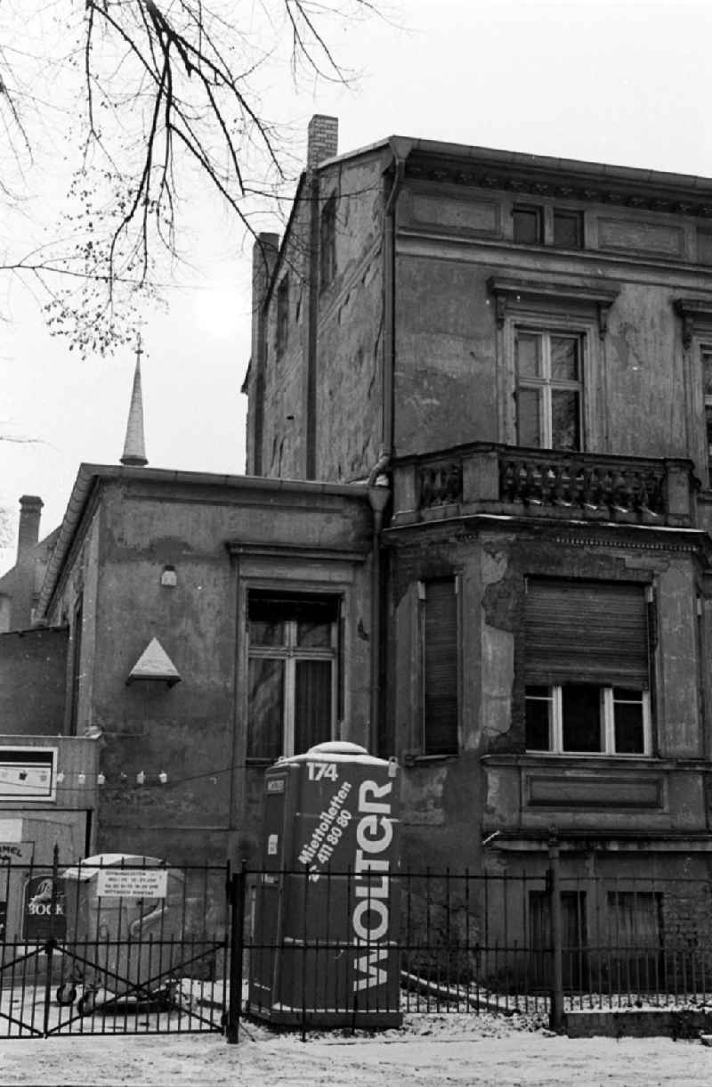 altes Gebäude / Land Brandenburg
Aufnahmen in Potsdam

Umschlagnummer: 7147