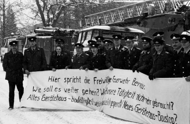 Aufnahmen vom Land Brandenburg
Demonstration gegen fehlende finanzielle Unterstützung der Freiwilligen Feuerwehr

Umschlagnummer: 7156