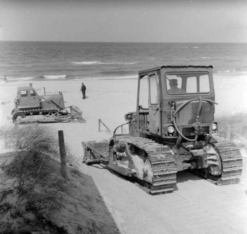 Coastal defence measures on the beach in the Baltic bath Ahrenshoop in the federal state Mecklenburg-West Pomerania in the area of the former GDR, German democratic republic