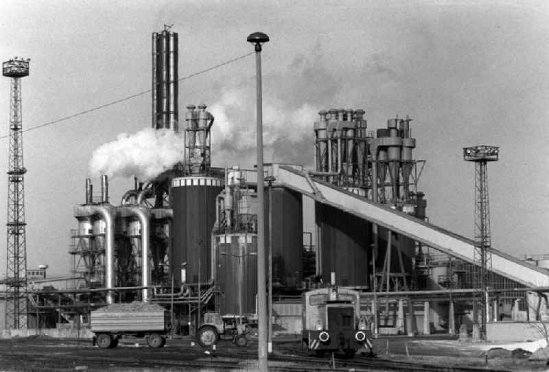 Blick auf die produktionstechnischen Anlagen des VEB Spannplattenwerk Beeskow (heute Hornitex), ein 1966 eröffneter wichtiger Zulieferbetrieb für die DDR-Möbelindustrie.