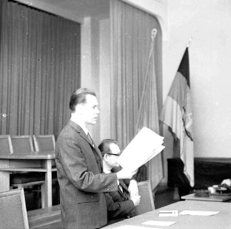 Berlin März 1966 Volkskorrespondenten - Konferenz. Referat hält Walter Florath.