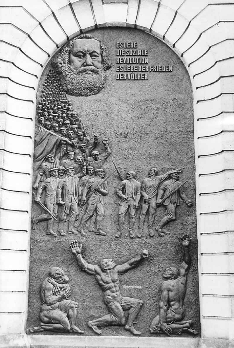 Relief an der Westseite des Berliner Stadthauses
Berlin
1989