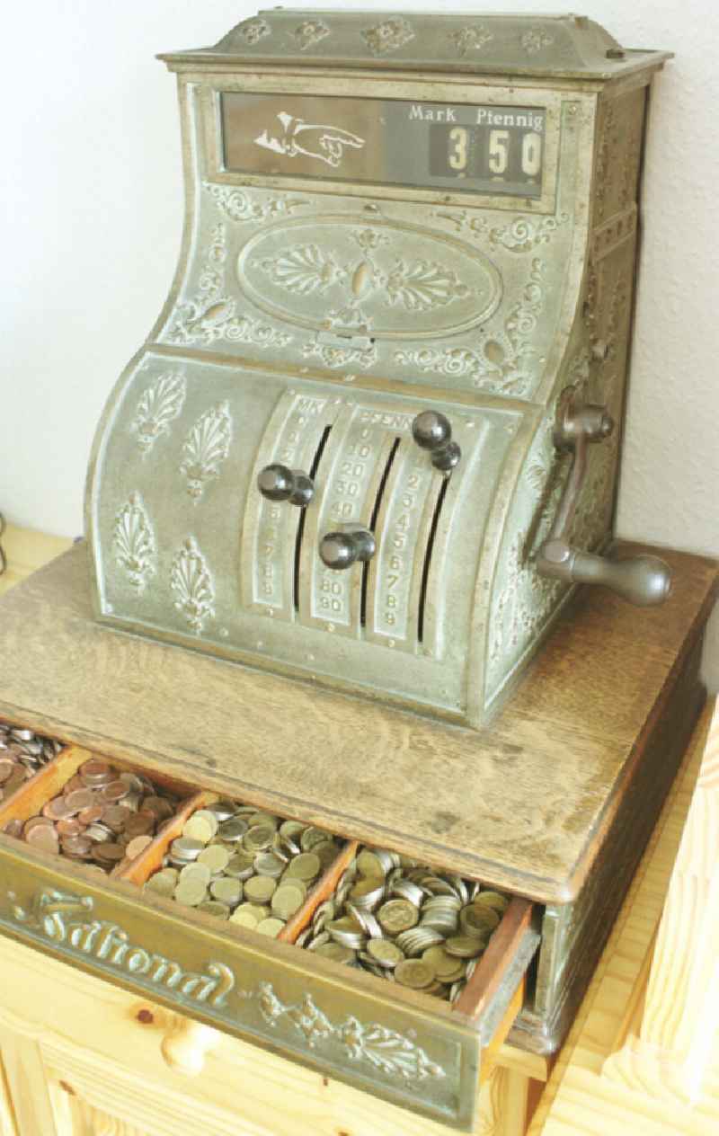 Store equipment of a commercial cash register ' NATIONAL - Registrierkasse ' in the district Prenzlauer Berg in Berlin Eastberlin on the territory of the former GDR, German Democratic Republic