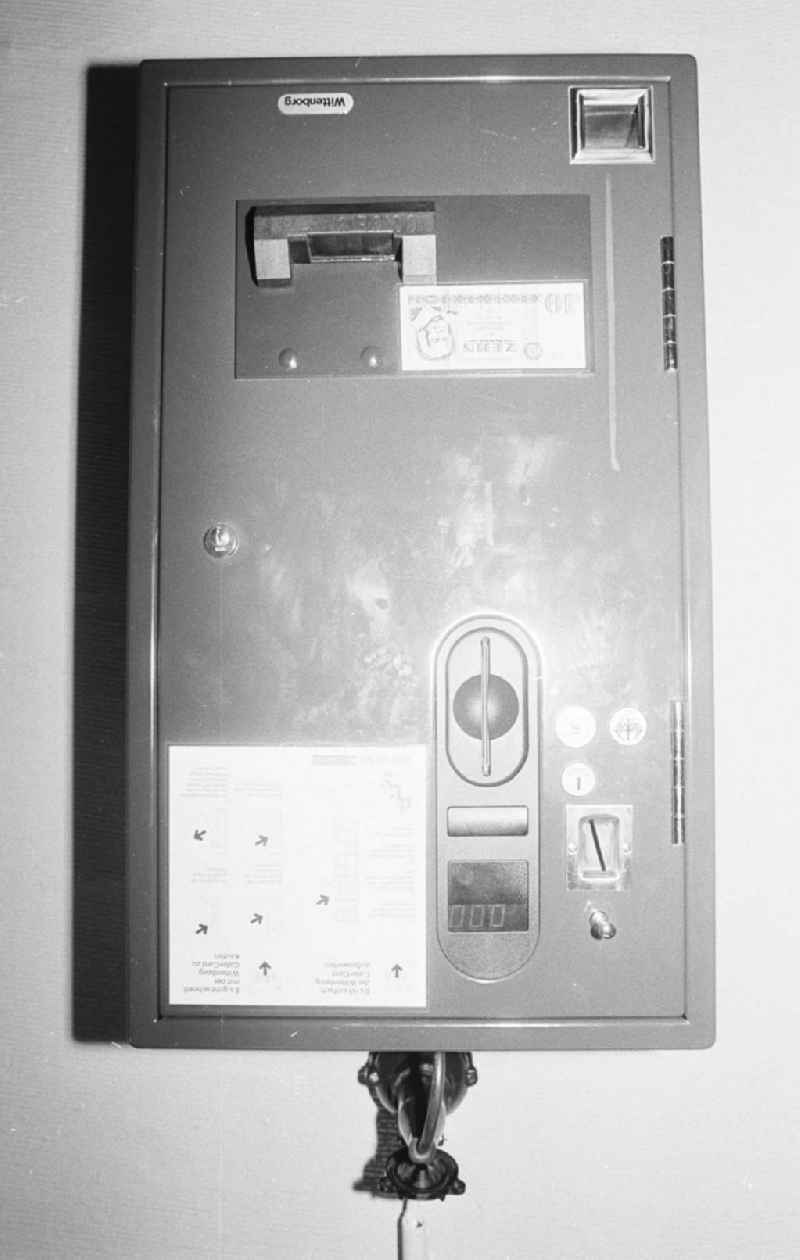 1.) Checkkarten -Zwischenversorgungsautomat 'Frauen bei Narva'
14.03.199