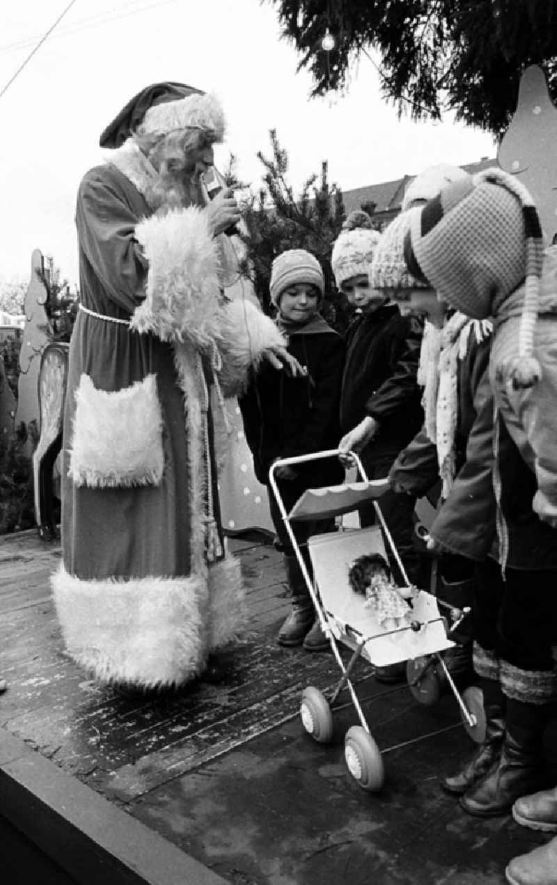 29.11.1982
Berliner Weihnachtsmarkt

Umschlagnr.: 1172