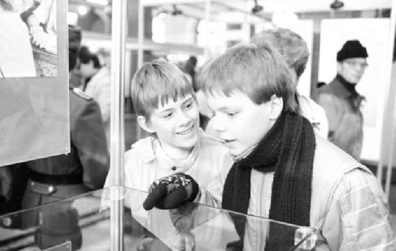 20.02.1986

FDJ-Ausstellung im Museum für Deutsche Geschichte in Berlin

Umschlagnr.: 19