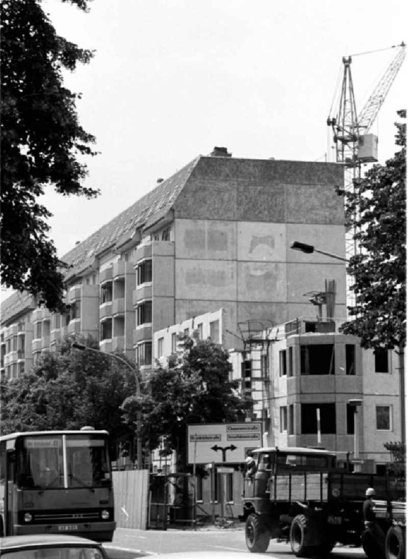 10.07.1986

Innerstädtischer Wohnungsbau
Wilhelm-Pieck-Strasse

Umschlagnr.: 81