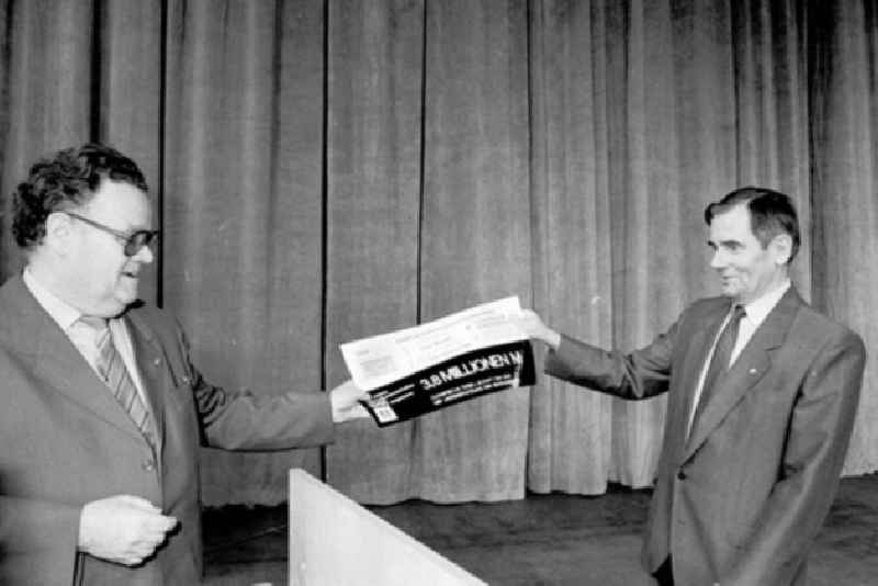 416 Athleten für 1988 benannte Egon Krenz und Günter Schabowski unter den Olympiakandidaten der DDR die berufen wurden.