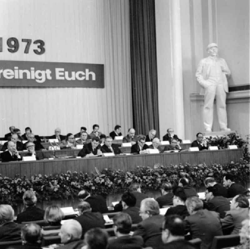 März 1973 Panorama Blick auf dem Präsidium der Internationalen wissenschaftlichen Konferenz im Hause des ZK der SED.