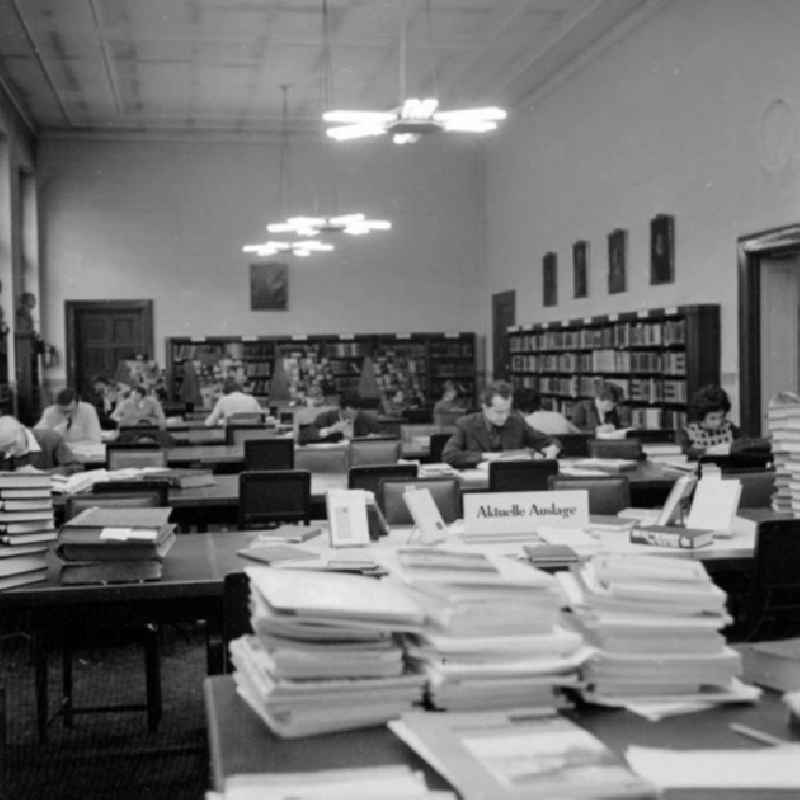 Januar 1973 Lesesäle in der Staatsbibliothek Berlin.