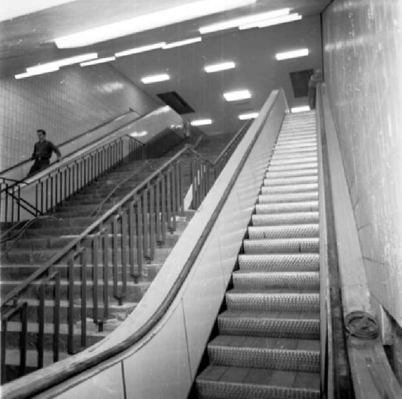 August 1969 
Tagebuch Berlin - Fußgänger-Tunnel am Alex