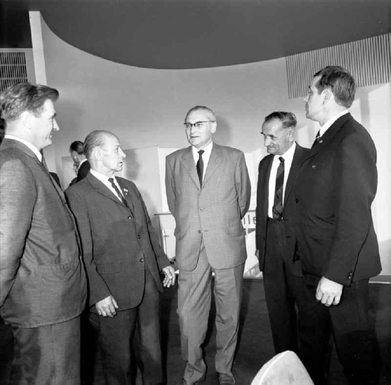 August 1969 
Parteiaktivtagung - Bau mit Paul Verner in der Kongreßhalle