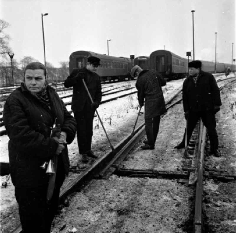 Dezember 1969 
Bahnhof Rummelsburg Schneewache