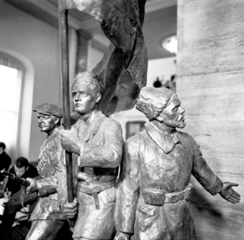 1966
Ausstellung über die Novemberrevolution im 'Museum für Deutsche Geschichte' (jetziges Zeughaus) in Berlin
