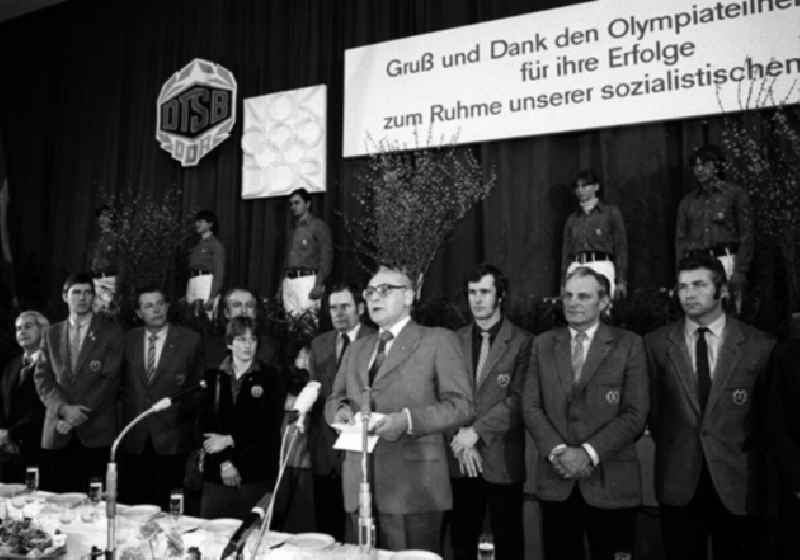Herzliche Grüße Erich Honeckers wurden von Paul Verner an die Olympiasieger überbracht. (21
