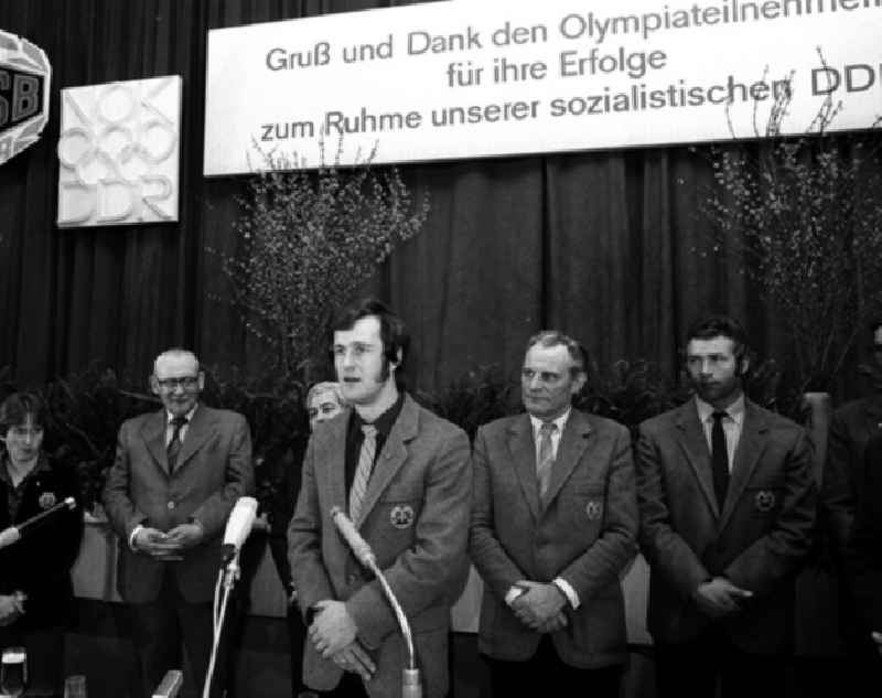 Berlin 27.02. 1980 Ulrich Wehling - Olympiasieger dankte für tatkräftige Unterstützung. (21