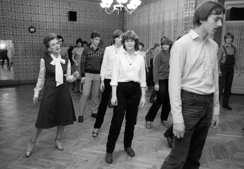 Dance instructor, Sylvia Hadrich, shows dance students dance steps at Hadrich dance school, 166 Friedrichstrasse, in Berlin Eastberlin on the territory of the former GDR, German Democratic Republic