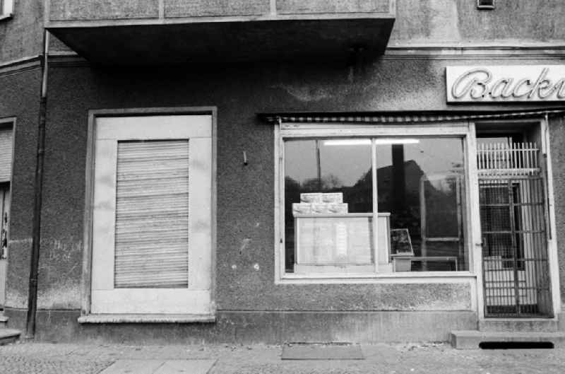House front and Shopwindow for baked goods store in the borough Berlin-Pankow or Prenzlauer Berg