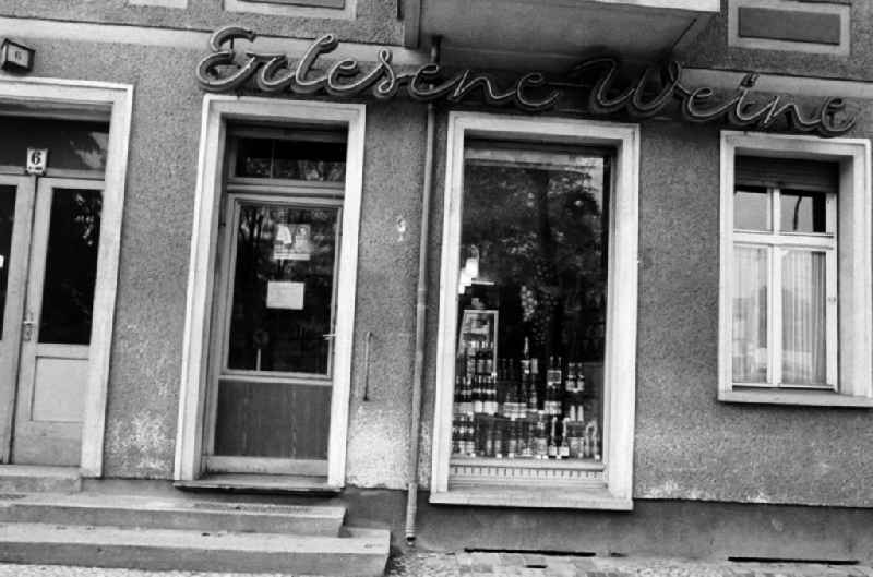 House front and Shopwindow for wine store in the borough Berlin-Pankow or Prenzlauer Berg