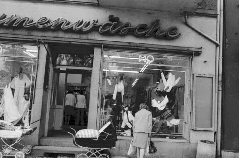House front and Shopwindow for lingerie store in the borough Berlin-Pankow or Prenzlauer Berg
